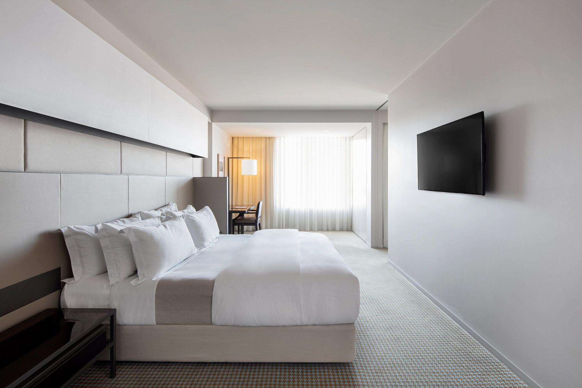 Hotel Realm Camberra Exterior foto A room at the hotel