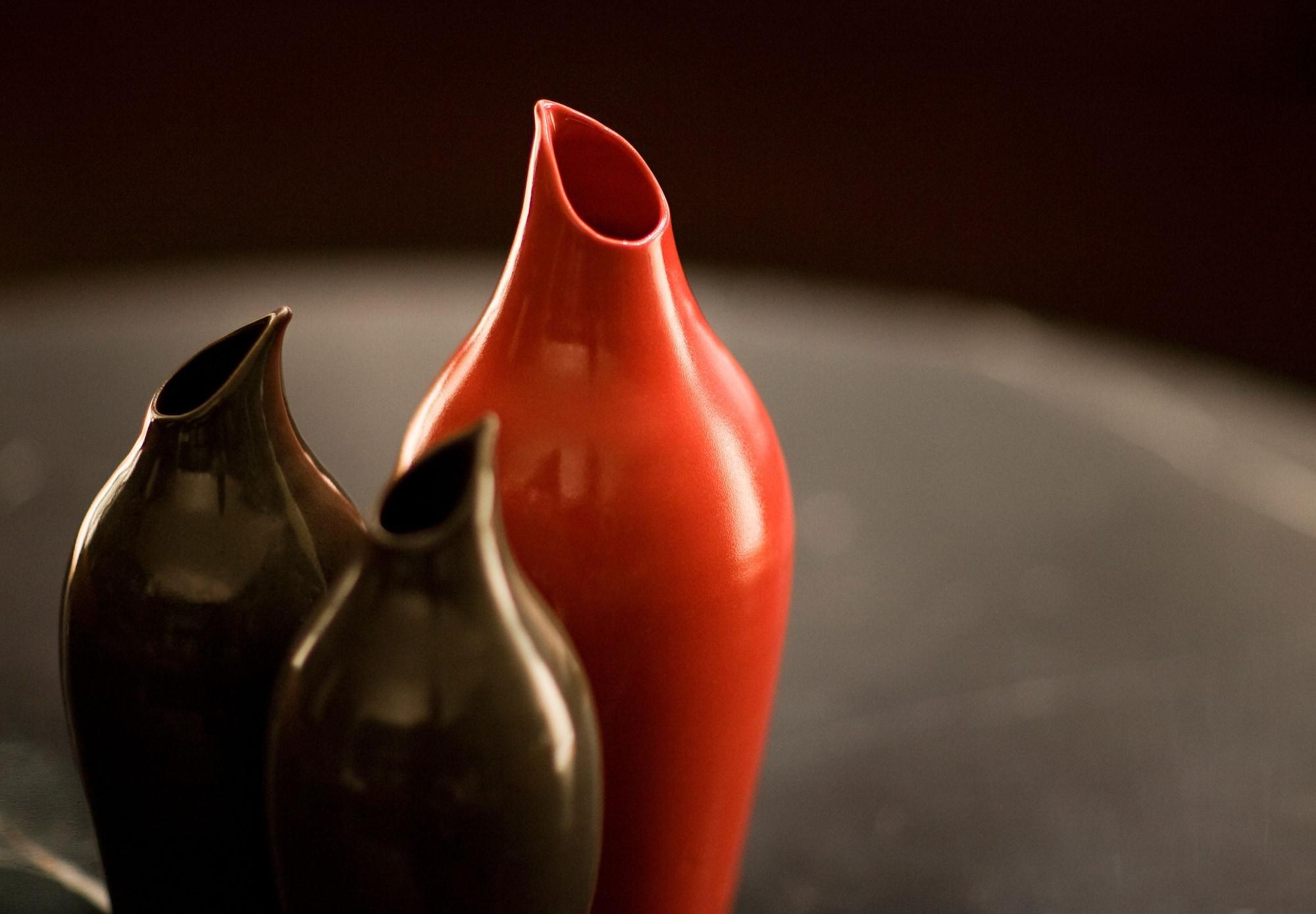 Hotel Realm Camberra Exterior foto Vases