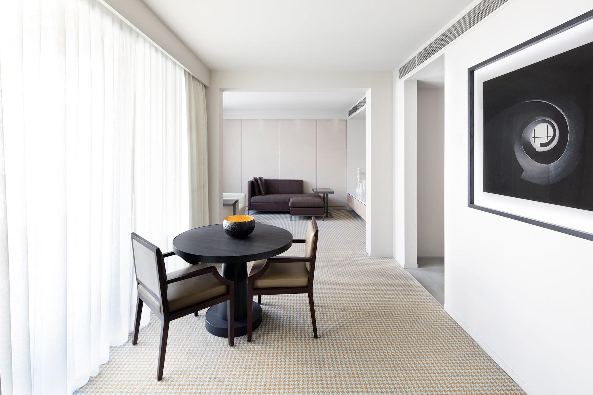 Hotel Realm Camberra Exterior foto A suite at The Standard East Village