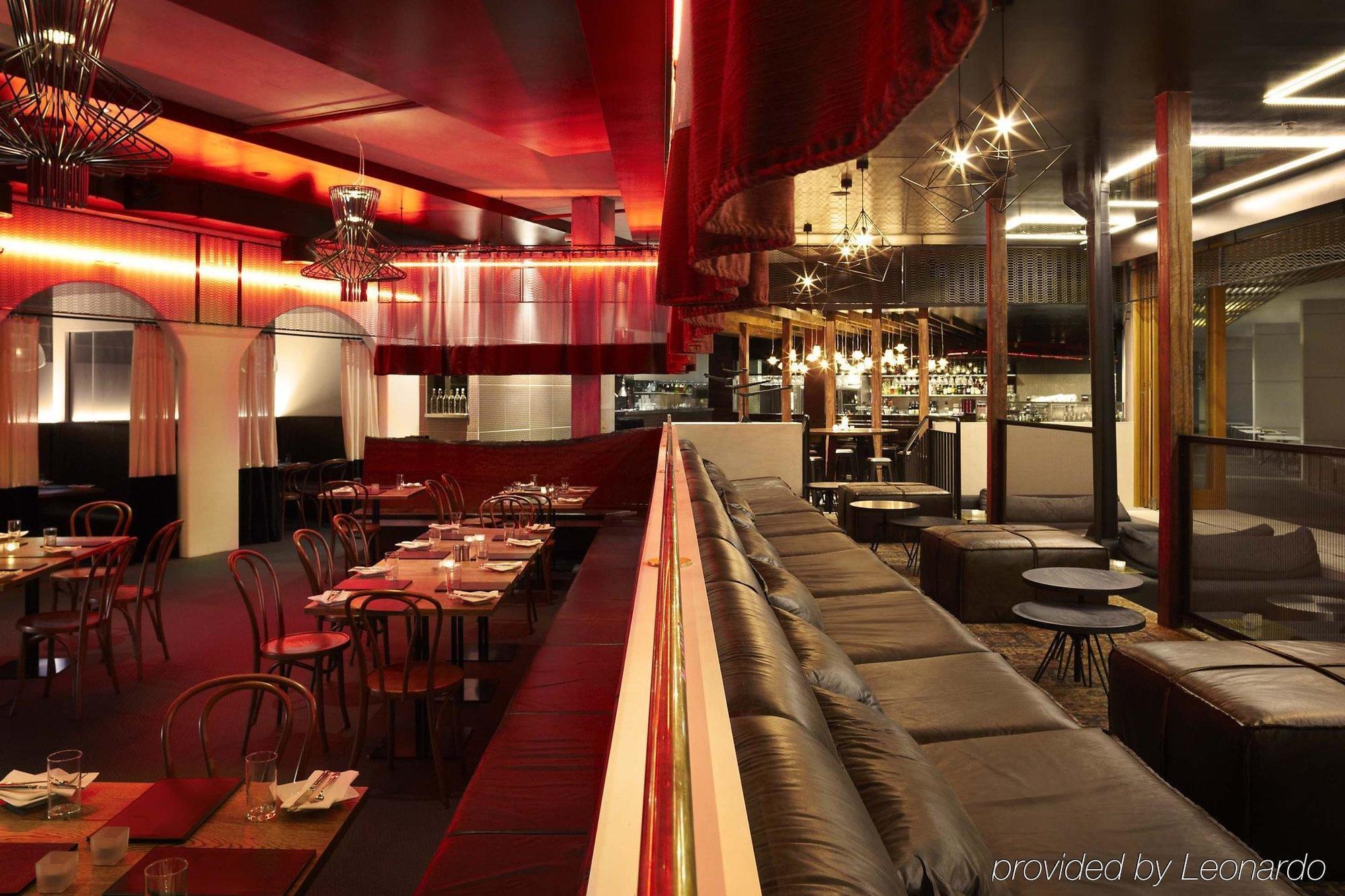 Hotel Realm Camberra Exterior foto Interior of the restaurant