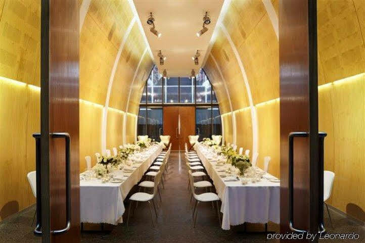 Hotel Realm Camberra Exterior foto The Long Room