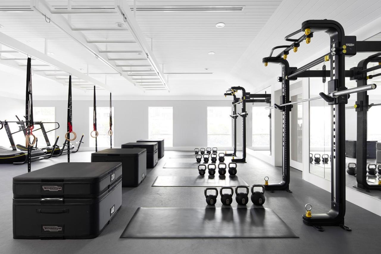 Hotel Realm Camberra Exterior foto CrossFit gym